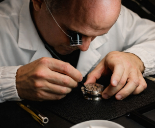 Гарантия подлинности от&nbsp;часовых экспертов